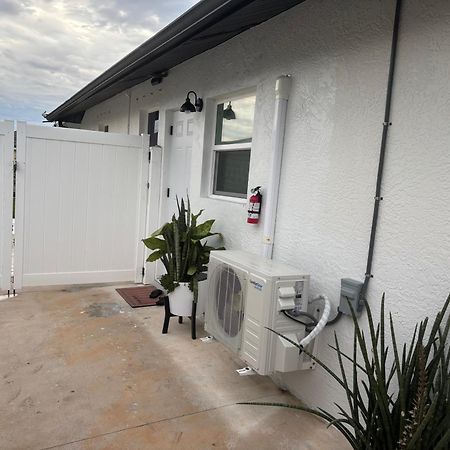 Cozy Tiny Home Κέιπ Κόραλ Εξωτερικό φωτογραφία