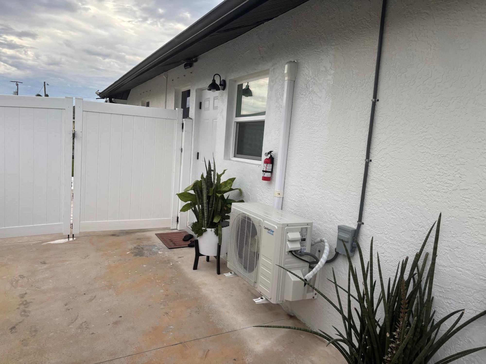 Cozy Tiny Home Κέιπ Κόραλ Εξωτερικό φωτογραφία